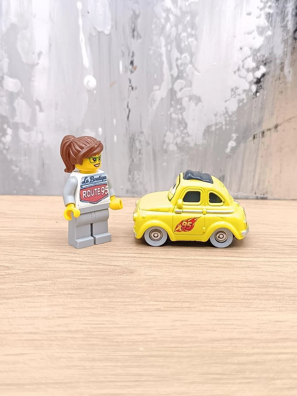 Carro Cars Luigi - Brinquedo novo (CBS10) – photo 5
